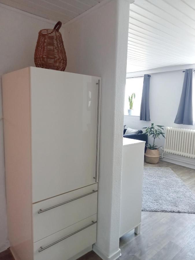 Gemutliche Ferienwohnung Mit Zugang Zum Privaten See Detern Esterno foto